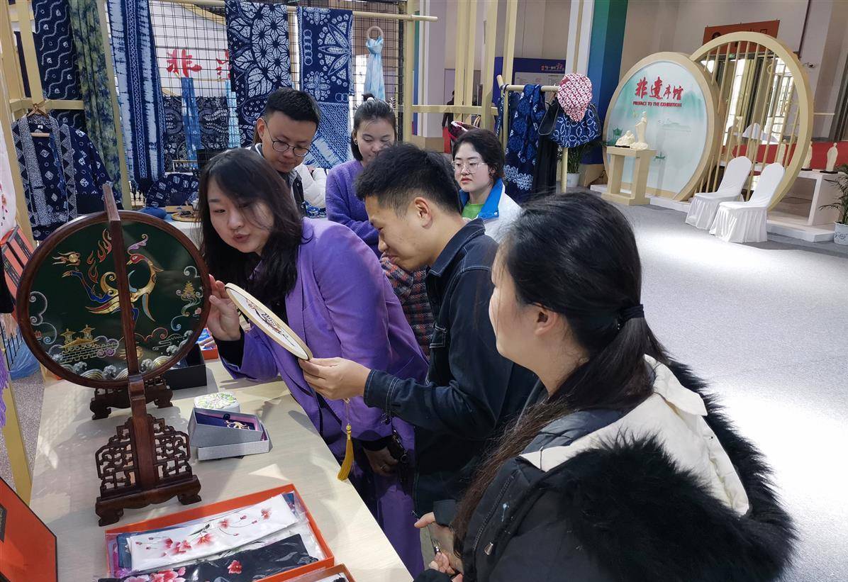 C7娱乐